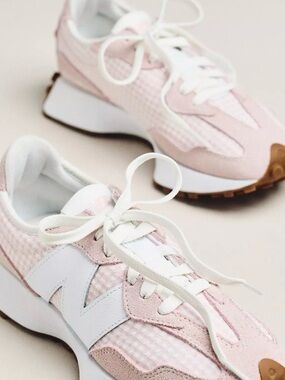 NWT 🩷 👟 New Balance Pink and Stone White Gingham Women's Athletic Sneakers 327